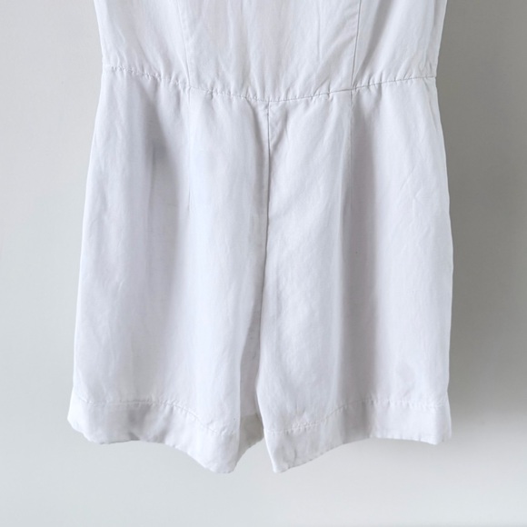 Club Monaco White Linen Blend Tie Waist
Sleeveless Romper Size 2 - Picture 5 of 11